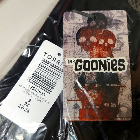 ❤️NWT VINTAGE TORRID LEGGING - GOONIES MOVIE - SKULL CROSSBONES PIRATE PLUS SIZE - Picture 7 of 15